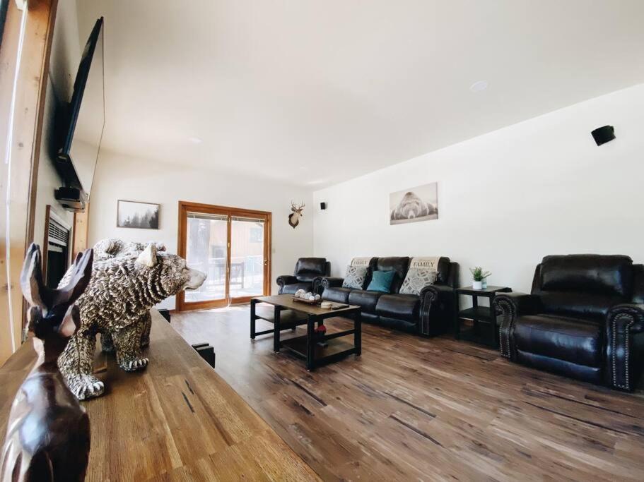 Kathys Cabin, King Bed, Hot Tub, Near-Nau & Downtown Attractions, Perfect Year-Round Mountain Getaway 弗拉格斯塔夫 外观 照片