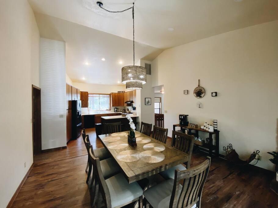 Kathys Cabin, King Bed, Hot Tub, Near-Nau & Downtown Attractions, Perfect Year-Round Mountain Getaway 弗拉格斯塔夫 外观 照片