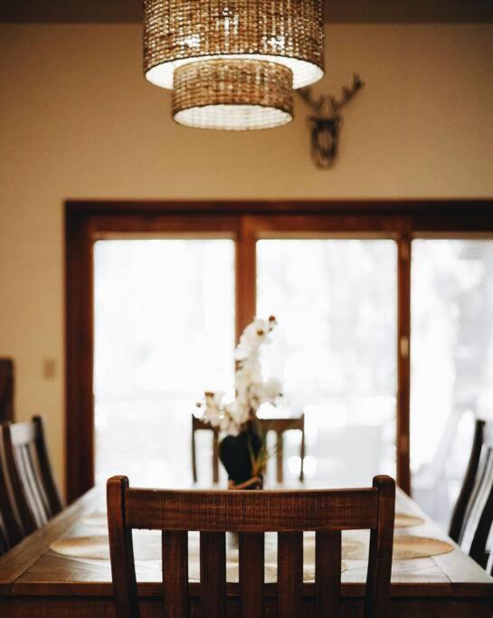 Kathys Cabin, King Bed, Hot Tub, Near-Nau & Downtown Attractions, Perfect Year-Round Mountain Getaway 弗拉格斯塔夫 外观 照片