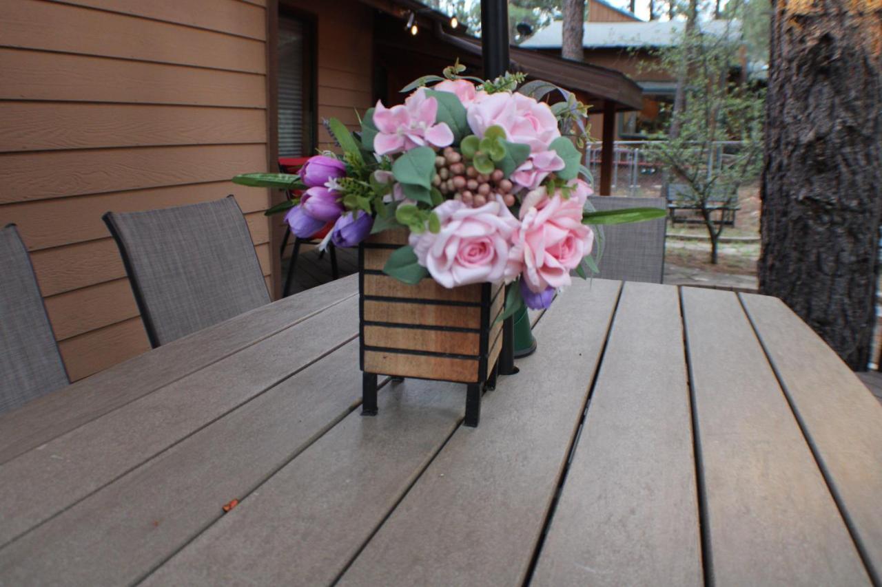 Kathys Cabin, King Bed, Hot Tub, Near-Nau & Downtown Attractions, Perfect Year-Round Mountain Getaway 弗拉格斯塔夫 外观 照片